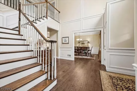 8 Forest Dr, Mendham, NJ 07945 photo 4