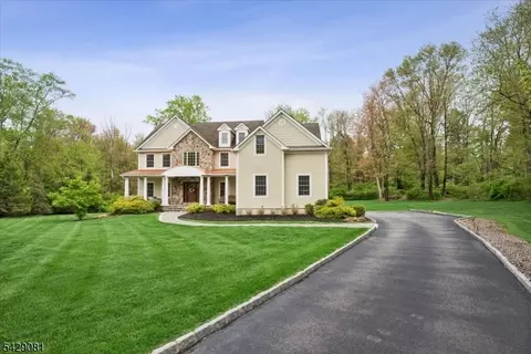 8 Forest Dr, Mendham, NJ 07945 photo 2