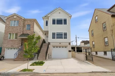 31 Patterson St, Harrison, NJ 07029