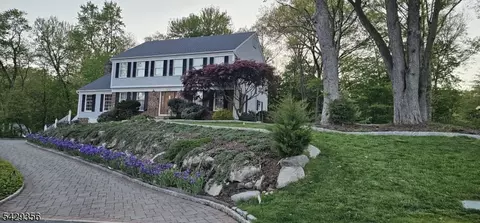 309 Paul Ct, Wyckoff, NJ 07481