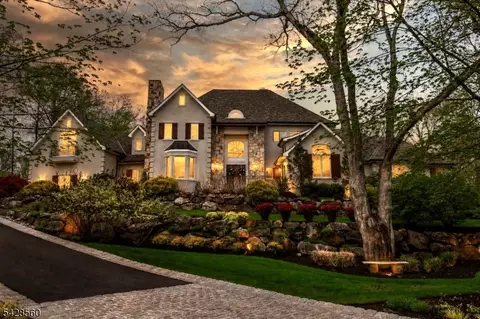 9 Pennbrook Ct, Boonton, NJ 07005