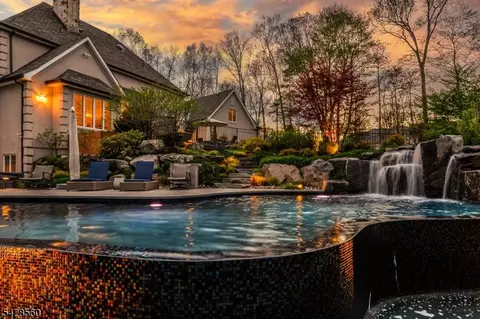 9 Pennbrook Ct, Montville Twp, NJ 07045