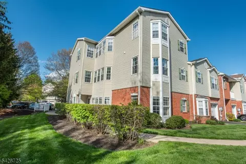 25 Allister Ct, Lincoln Park, NJ 07035
