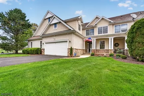 6 Osprey Ct, Washington, NJ 07882