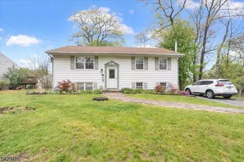 39 Post Brook Rd, West Milford, NJ 07480