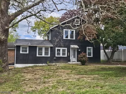 34 Walnut Ave, Pompton Lakes, NJ 07442