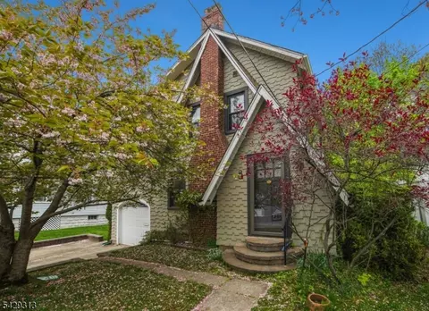 8 Brookside Pl, Livingston, NJ 07039