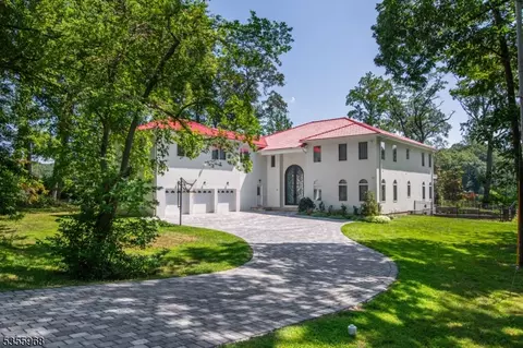 34 W Shore Rd, Mountain Lakes, NJ 07046