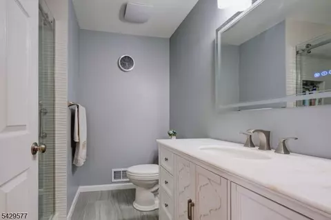 Bath - 115 Constitution Way, Basking Ridge, NJ 07920 photo 2 of 5