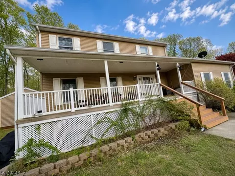 48 Silver Grove Rd, Stockholm, NJ 07460