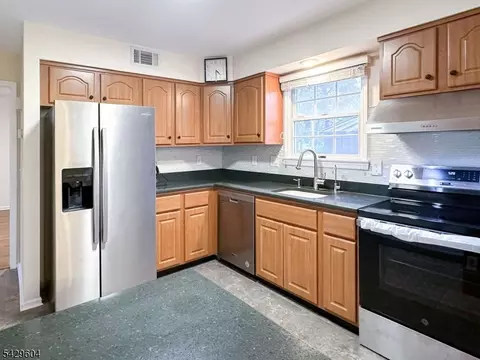 170 Smithfield Ct, Basking Ridge, NJ 07920 photo 9