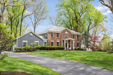 11 Huron Dr, Chatham Twp, NJ 07928