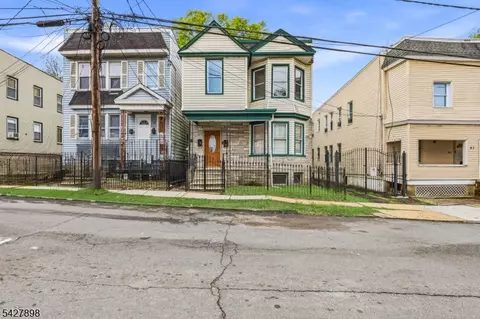 37 Tichenor Ter, Irvington, NJ 07111