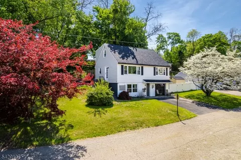 12 Cook St, Butler, NJ 07405
