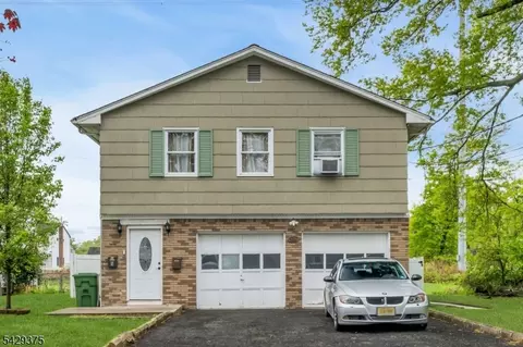 424 Bartlett St, Roselle, NJ 07203