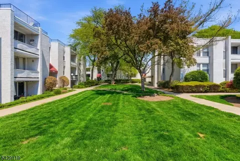 Exterior - 462 D River Rd #D, Nutley, NJ 07110 photo 3 of 5