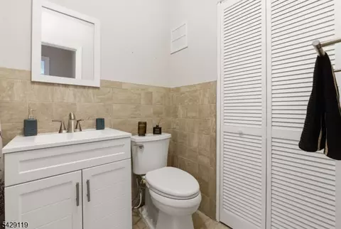 Bath - 462 D River Rd #D, Nutley, NJ 07110 photo 1 of 1