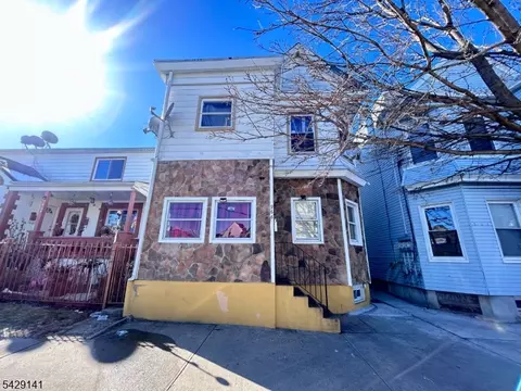 966 E 24th St, Paterson, NJ 07513