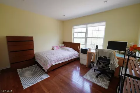10 Queens Ln, Wayne, NJ 07470 photo 9