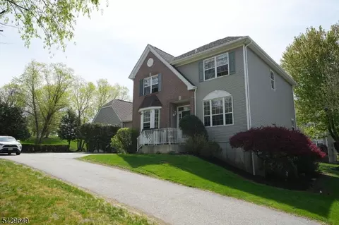 10 Queens Ln, Wayne, NJ 07470 photo 24