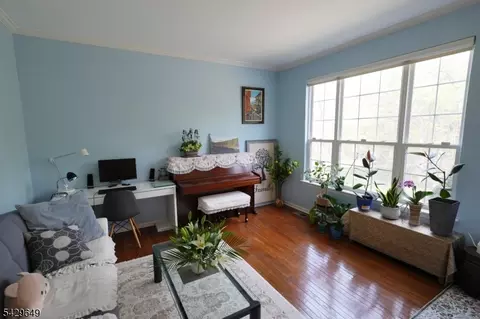 10 Queens Ln, Wayne, NJ 07470 photo 6