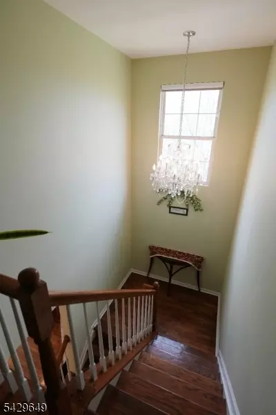 10 Queens Ln, Wayne, NJ 07470 photo 16