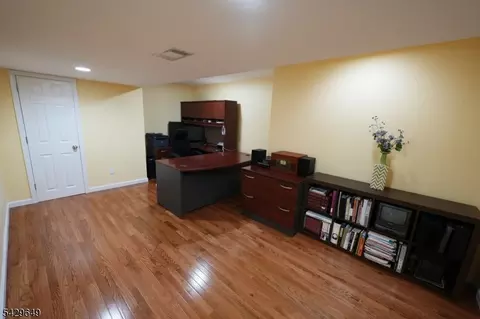 10 Queens Ln, Wayne, NJ 07470 photo 21