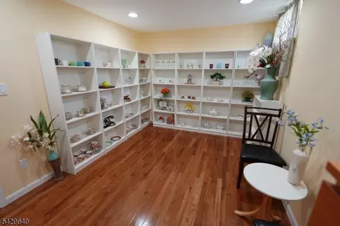 10 Queens Ln, Wayne, NJ 07470 photo 18