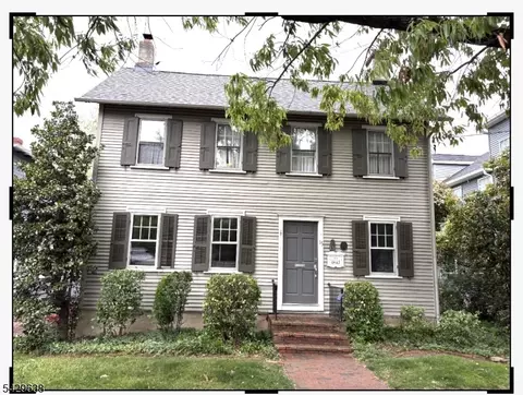 15 E 2nd St, Moorestown, NJ 08057