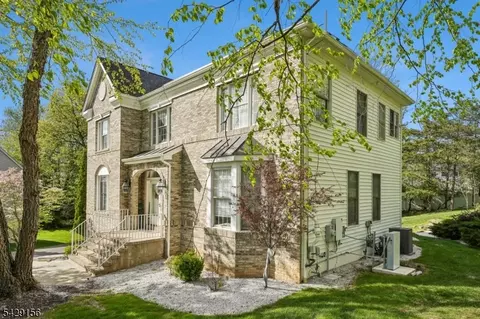 6 Diane Ct, Wayne, NJ 07470 photo 2