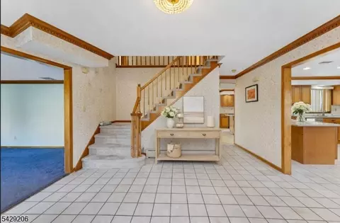 86 Timberline Dr, Wayne, NJ 07470 photo 4