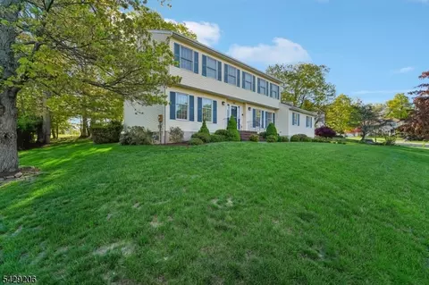 86 Timberline Dr, Wayne, NJ 07470 photo 2