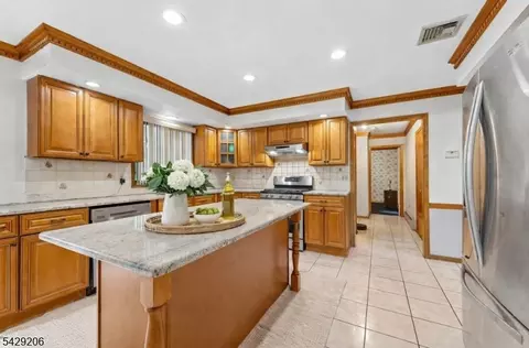 86 Timberline Dr, Wayne, NJ 07470 photo 14