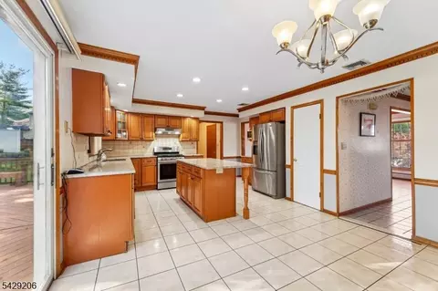 86 Timberline Dr, Wayne, NJ 07470 photo 12