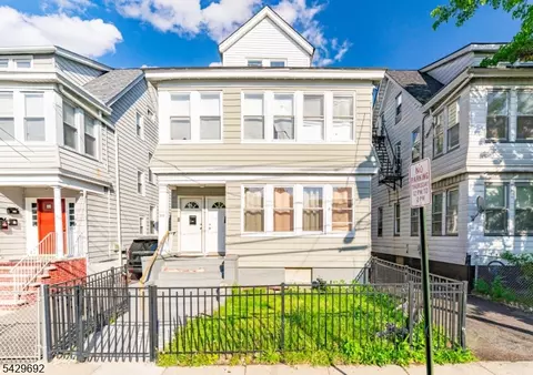 200 Munn Ave, Irvington, NJ 07111