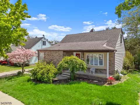 43 Elm Hill Rd, Clifton, NJ 07013