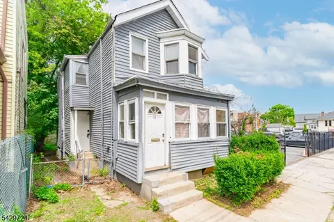 11 Sunset Ave, Newark, NJ 07106