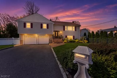68 Doris Way, Clark, NJ 07066