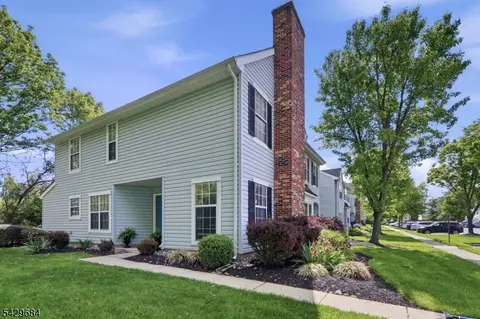 601 Lindsley Ct, Burlington, NJ 08016