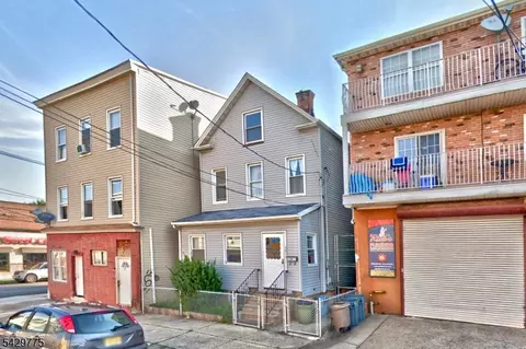 461 Fulton St, Elizabeth City, NJ 07206