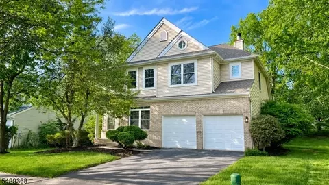 9 Cambridge Ct, Princeton, NJ 08540