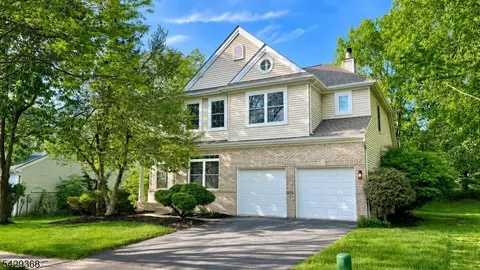 9 Cambridge Ct, Princeton, NJ 08540