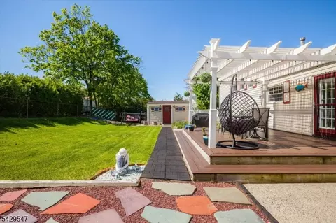 208 Perry St, Dover, NJ 07801 photo 32