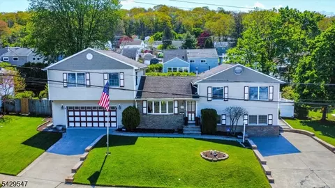 208 Perry St, Dover, NJ 07801