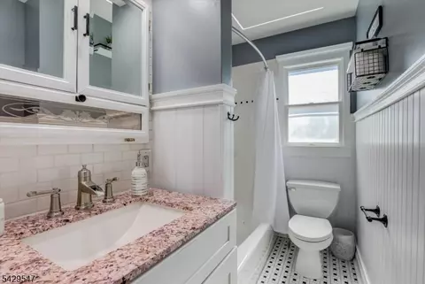 208 Perry St, Dover, NJ 07801 photo 24