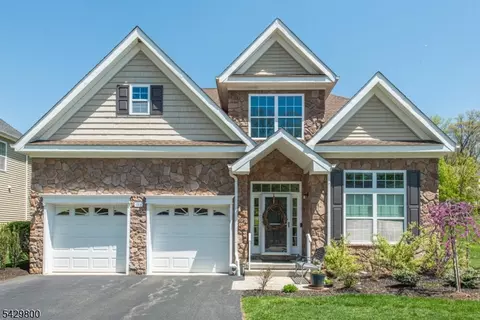 2 Harrison Way, Mount Arlington, NJ 07856