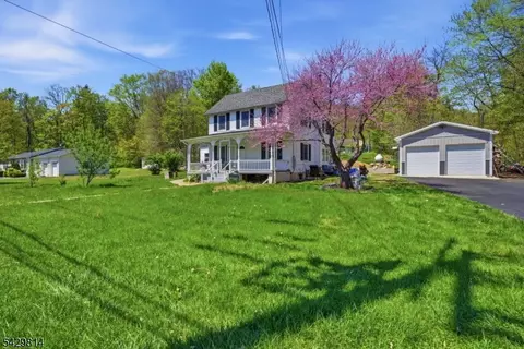251 Russia Rd, Oak Ridge, NJ 07438
