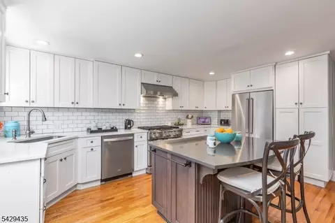 Kitchen - 3 Oak Ridge Ave, Summit, NJ 07901 photo 2 of 3