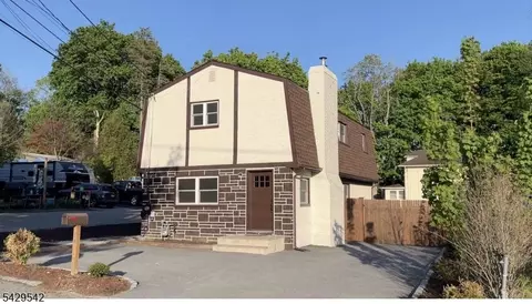 34 Nestor St, Franklin, NJ 07416