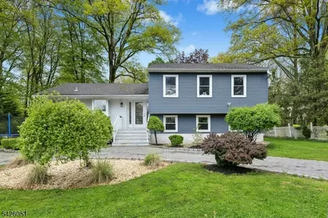 15 Roosevelt Ave, Berkeley Heights, NJ 07922